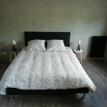 Le Petit St Loup Apartment Байо Екстериор снимка